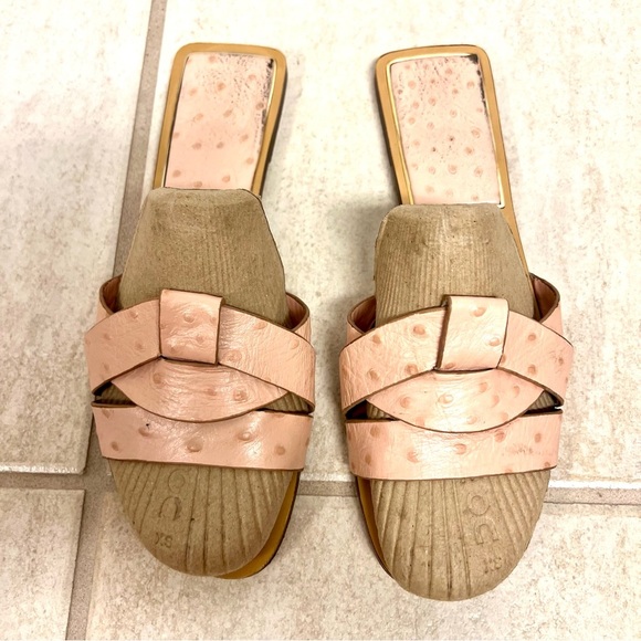 ZARA CROSSOVER Ostrich skin LEATHER FLAT SANDAL in Blush womens size 9M - Picture 1 of 10